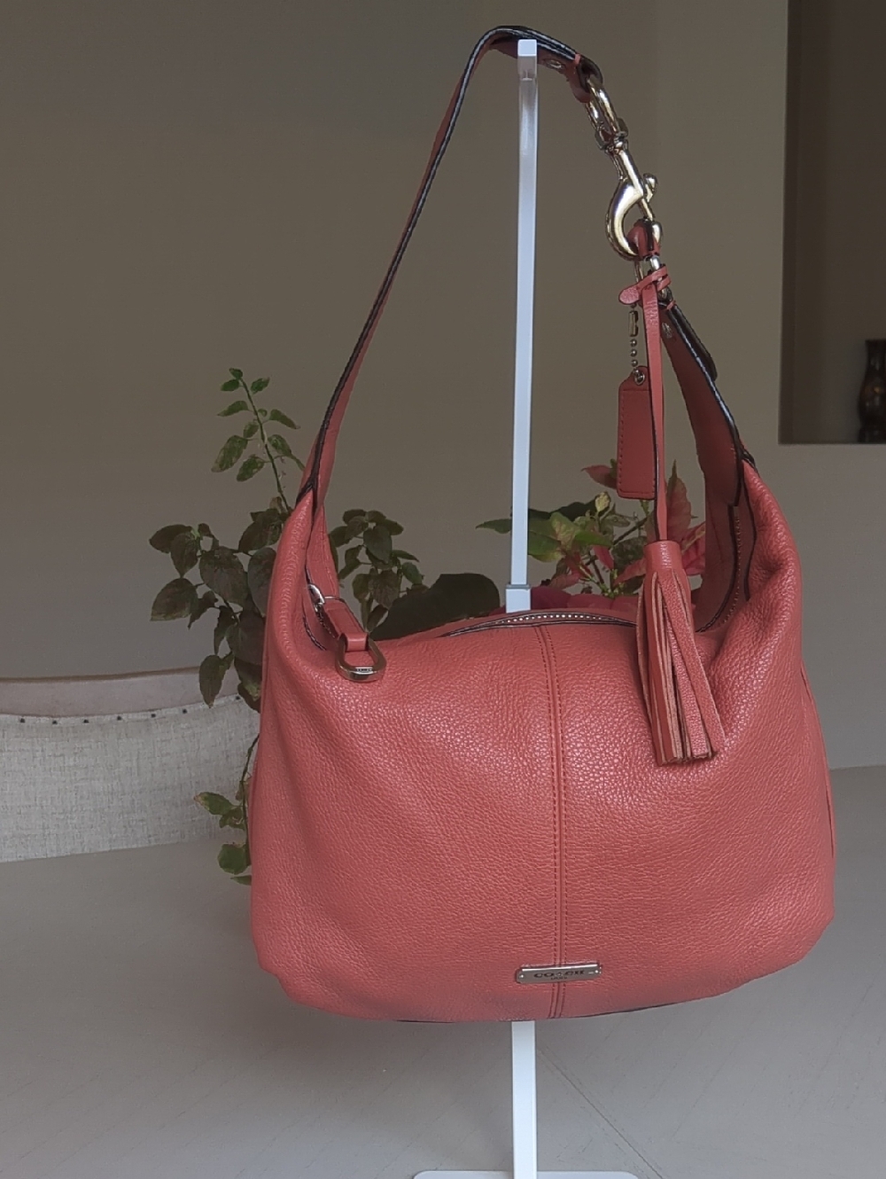 Coach Vibrant Pink Leather Avery Hobo Bag/purse❤️